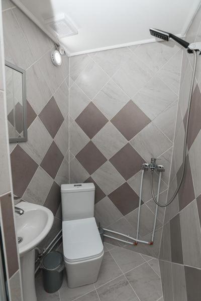 Albergue Nana Vlorë Exterior foto