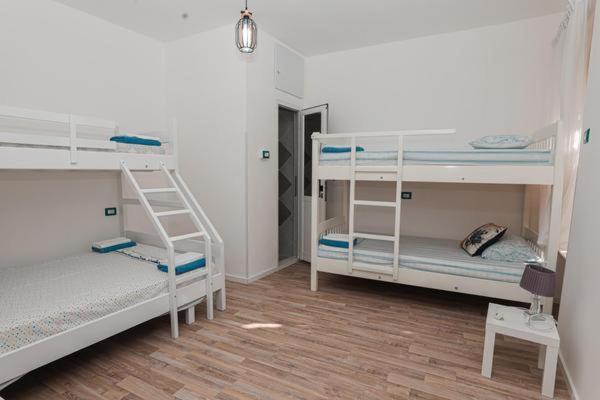 Albergue Nana Vlorë Exterior foto