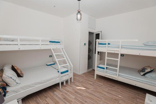 Albergue Nana Vlorë Exterior foto